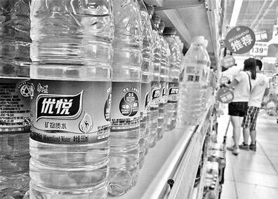 饮用水新国标实施 蒸馏水矿物质水等名称被禁止